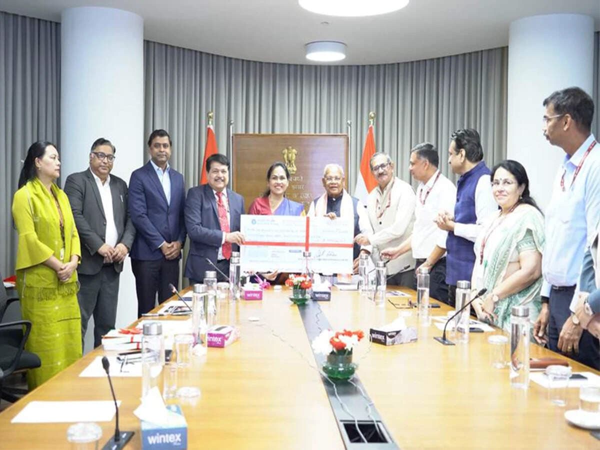 NSIC presents Rs 47.76 crore dividend for FY 2025-26; highlights strong financial performance