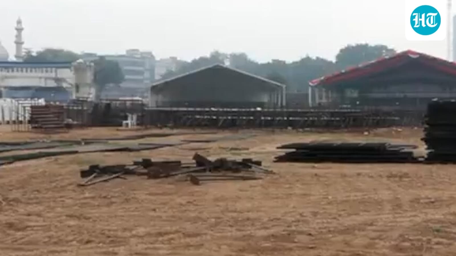 Delhi: Preparations Underway at Ramlila Maidan for INDIA Bloc’s November 1 Rally